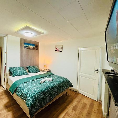 Cozy&Calm Room With Ensuite Heers Экстерьер фото